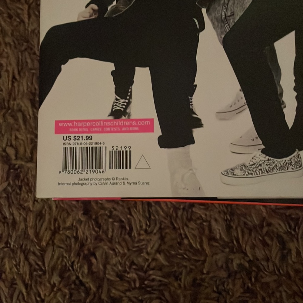 2 One Direction Autobiographies - Picture 5 of 5
